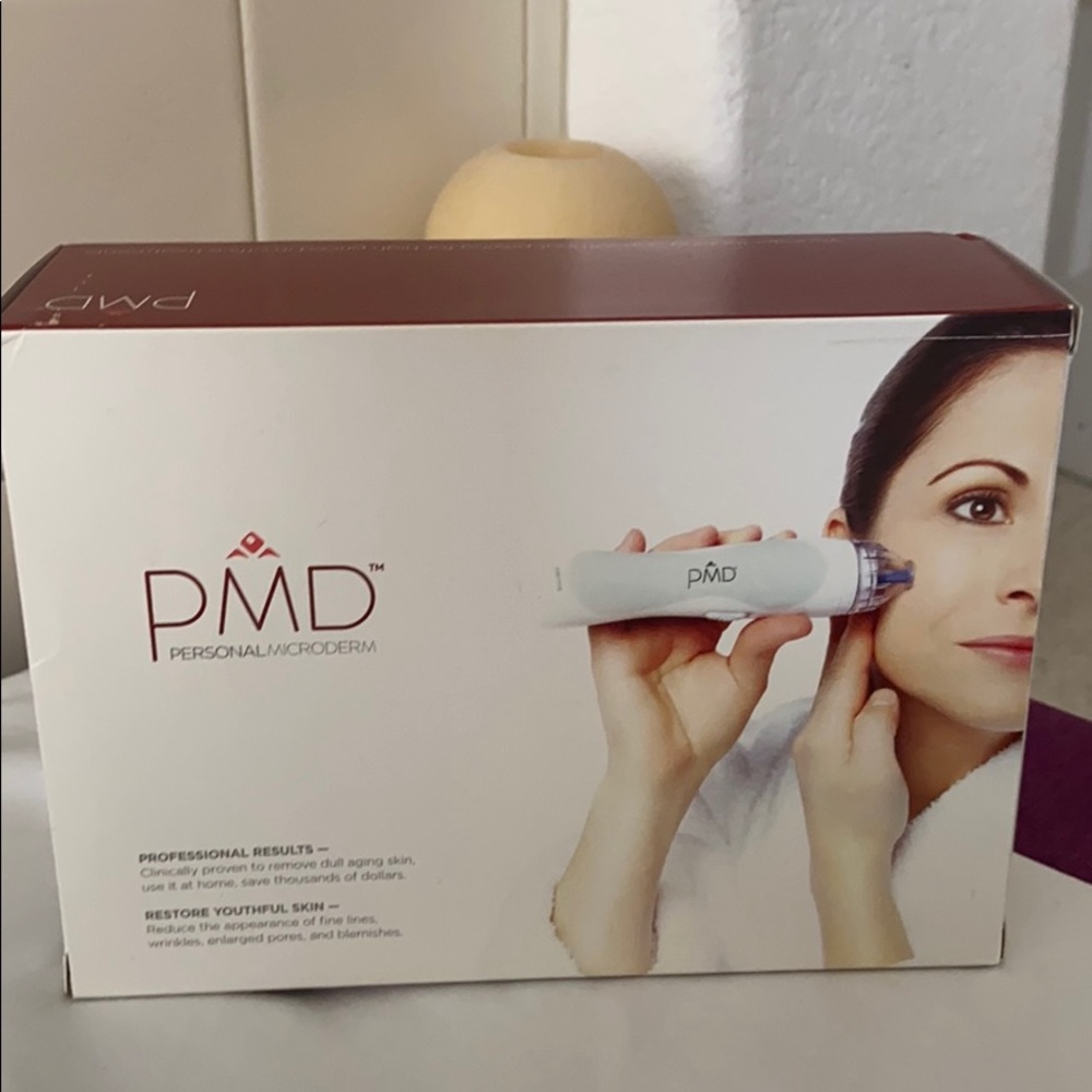 NIB PMD Personal Microderm System